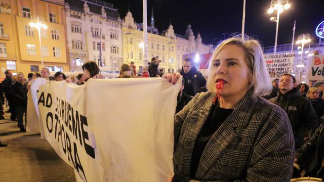 Zagreb: Noćni marš na Dan žena 