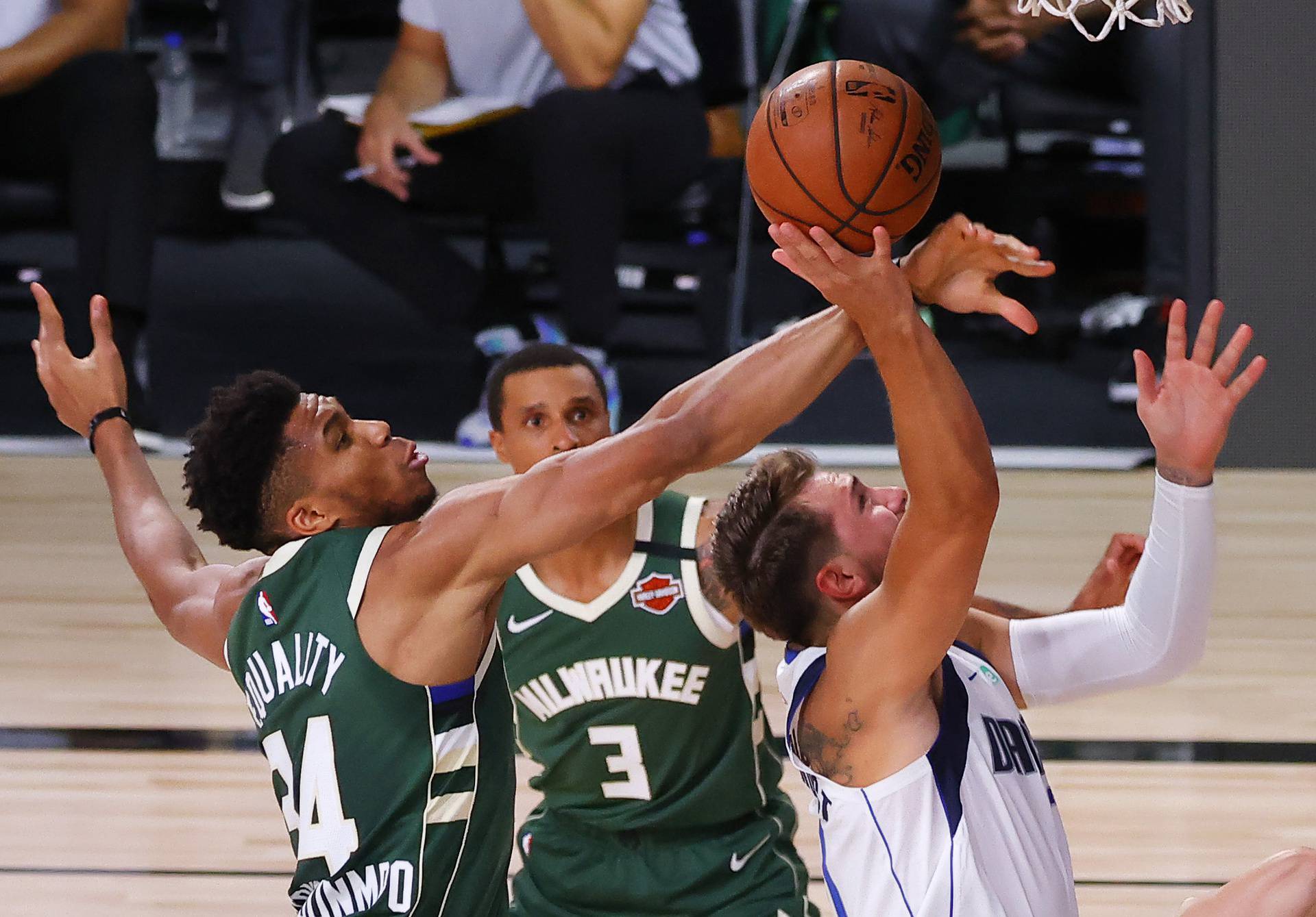 NBA: Milwaukee Bucks at Dallas Mavericks