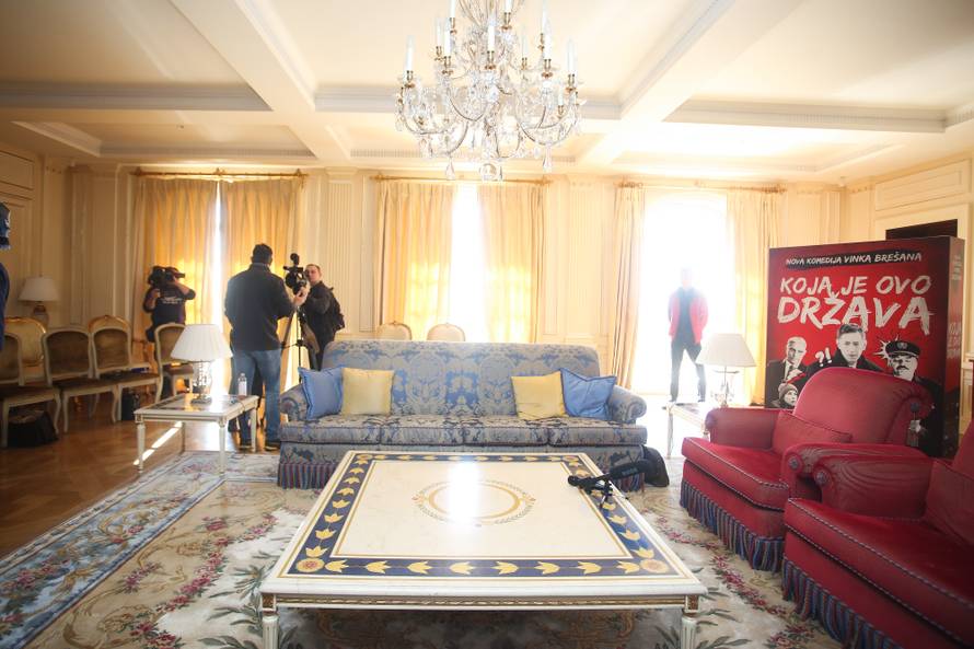 'Kulmerovi dvori idealni su za predstaviti komediju apsurda'