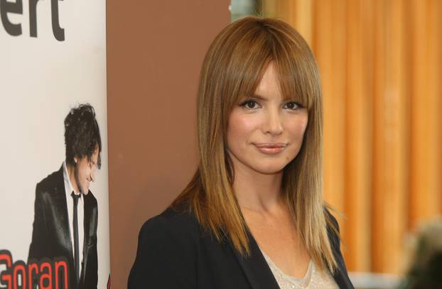 Zagreb: Severina obojila kosu i ponosno mahala zaru?ni?kim prstenom