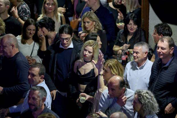 Zadar: Koncert Parnog Valjka u Arsenalu povodom Valentinova