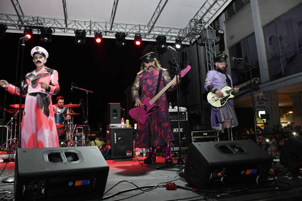 Sisak: Koncert grupe Let 3 povodom Dana grada