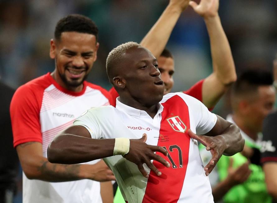 Suárez tragičar Urugvaja: Peru senzacionalni polufinalist Cope