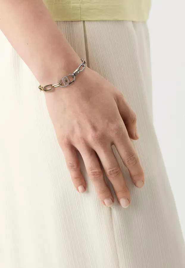 Pregledali smo ponudu za vas! Sjajne narukvice za party dane