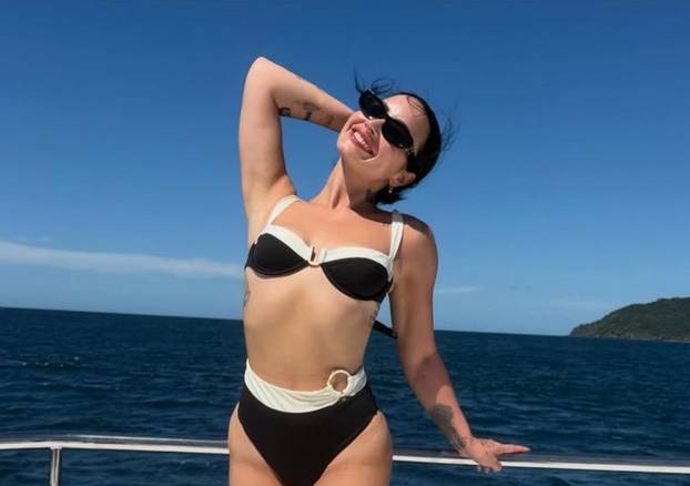 FOTO Nikad zgodnija Demi Lovato u badiću oduzima dah, pokazala je i tetovaže...