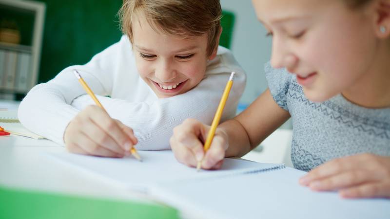 Stručni savjeti: Evo kako pomoći djeci da nauče samostalno učiti