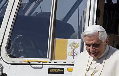 Papa Benedikt XVI oštro osudio napad u Sj. Irskoj
