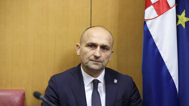 Zagreb: Hrvatski sabor trebao bi  Ivana Anušića potvrditi za novog ministra obrane