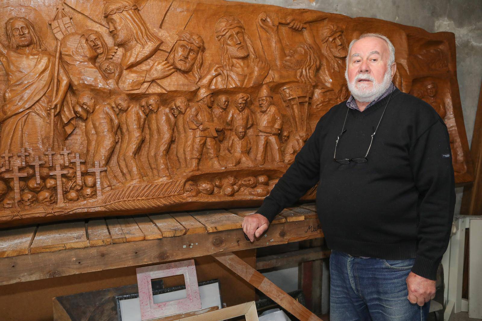 Akademski kipar Ivan Matković Lasta izradio je Vukovarski križni put u drvetu dug 5 metara