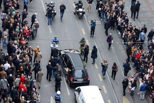 Sarajevo: Povorka prema gradskom groblju Barama