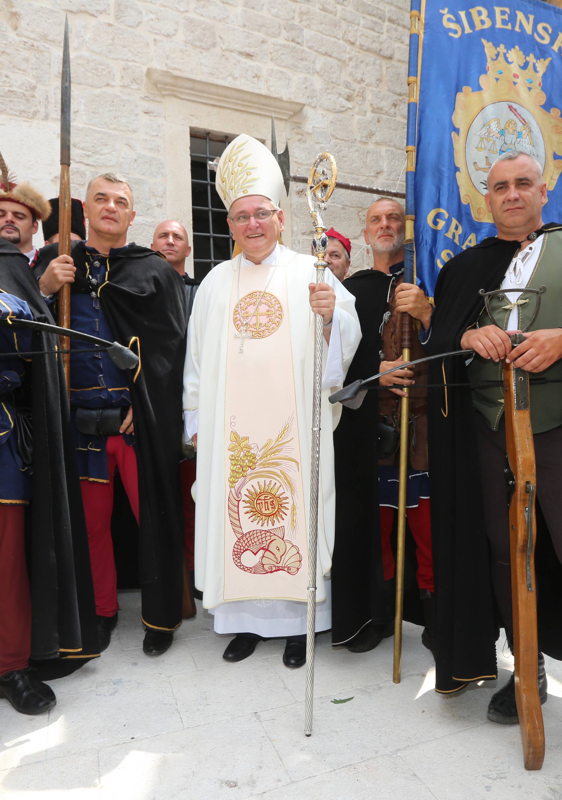 Novi šibenski biskup T. Rogić zaređen u katedrali sv. Jakova