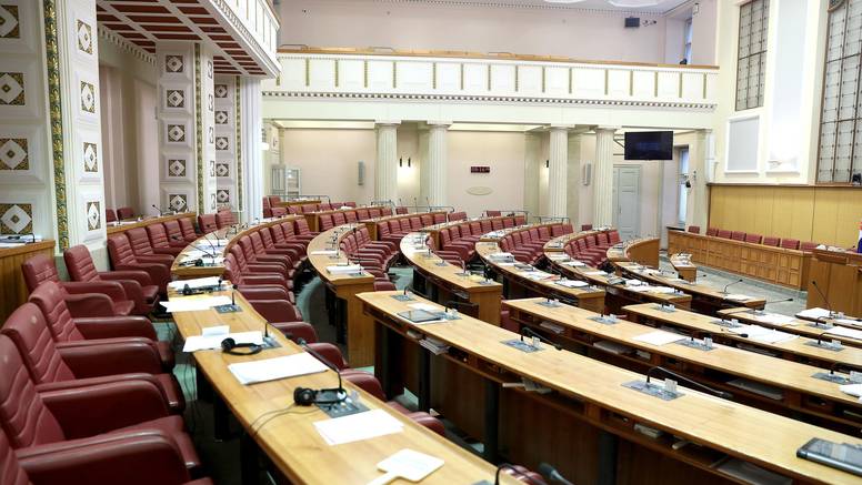 Saborski zastupnici - majstori za odmor: 'Razumijem petak, ali zašto je i srijeda neradni dan?'