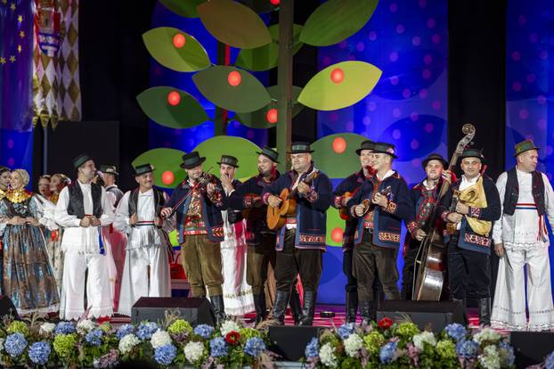 Vinkovci: 60. Vinkovačke jeseni pod sloganom "Jesen rumeni jabuka"