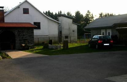 Ženu koju je sin prignječio autom još se bori za život