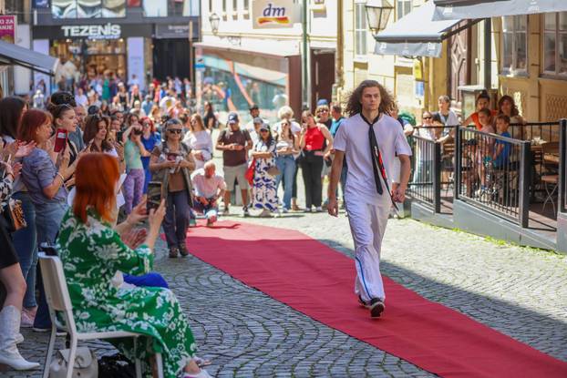 Zagreb: Modna revija povodom 400 godina nastanka kravate