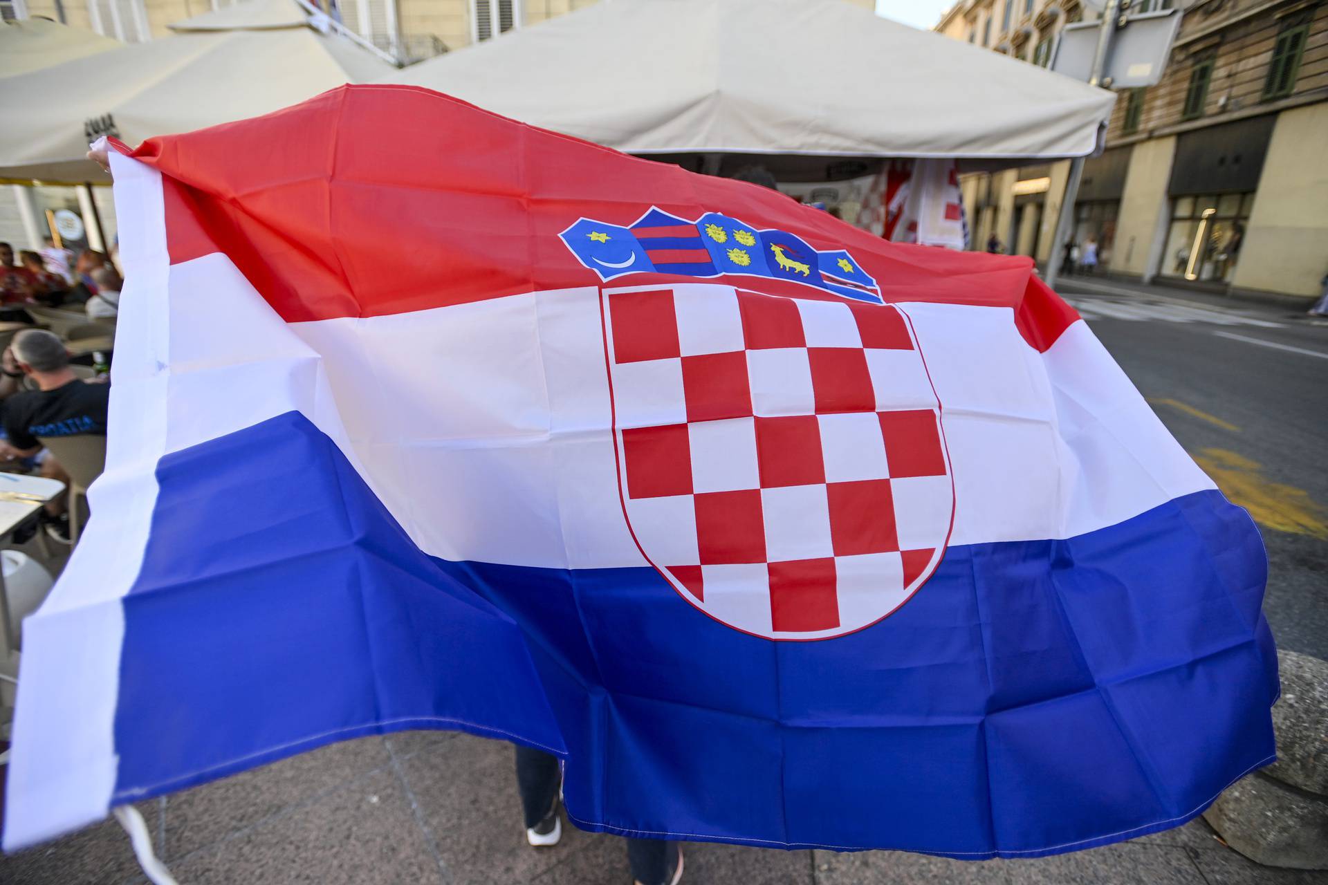 Rijeka: Okupljanje navijača u gradu uoči utakmice Hrvatska - Latvija