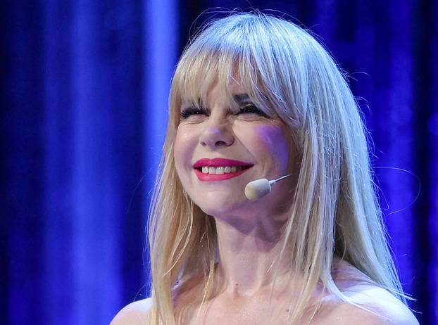 Zagreb: Mila Elegović zablistala u crnoj haljini