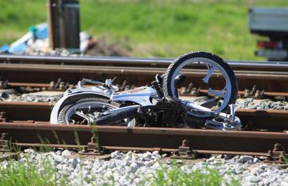 Vlak je naletio na motocikl u Velikoj Gorici, vozač poginuo