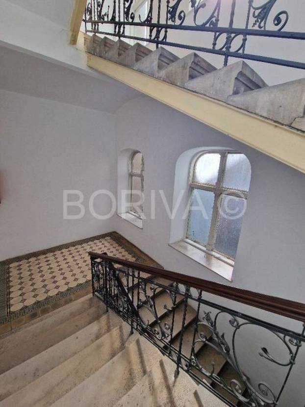 FOTO Za ovaj stan u Zagrebu traže 600.000 €: 'Nije saniran od potresa. Treba renovaciju'