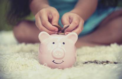 Dan je učenja djece štednji: Poklonite svom djetetu kasicu
