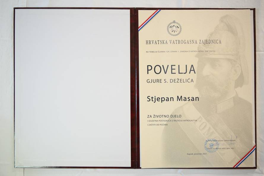 Sesvetski Kraljevec: Najstariji vatrogasac Stjepan Masan proslavio 100. rođendan s članovima DVD-a Sesvetski Kraljevec