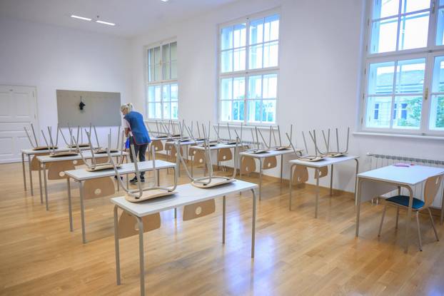 Zagreb: Obilazak obnovljene Prve ekonomske gimnazije