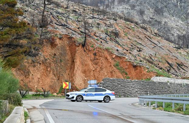 Stupica: Policija zatvorila cestu zbog odrona kamenja