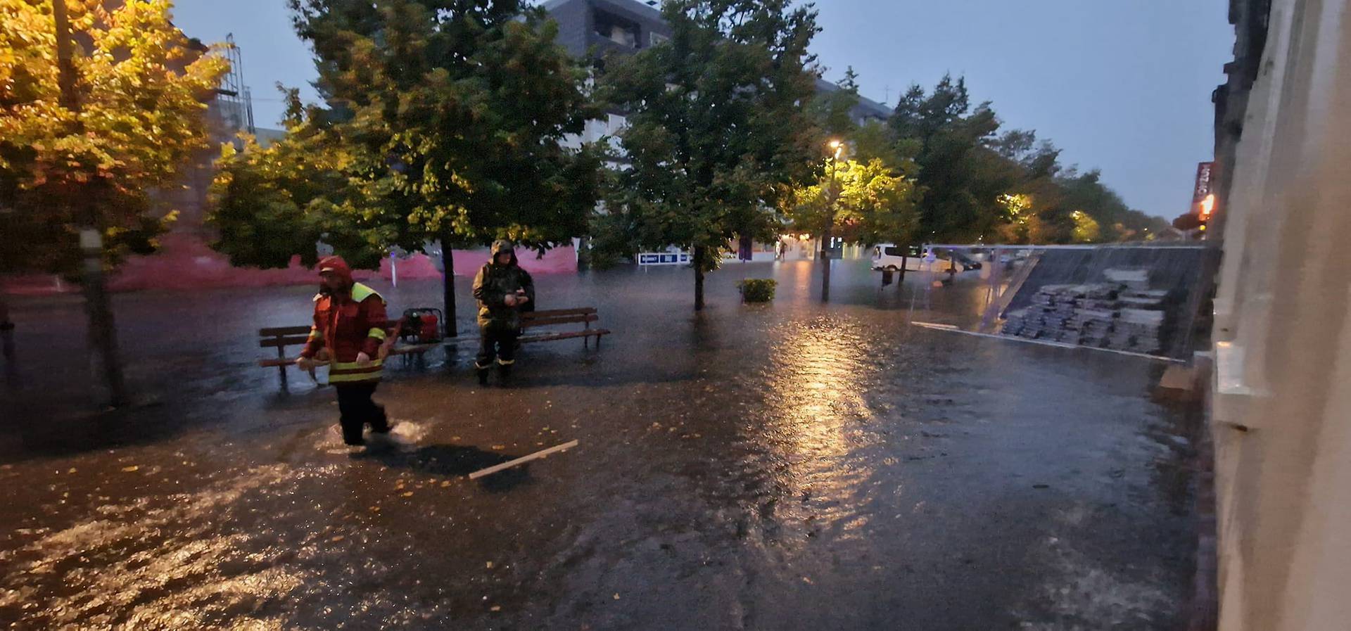 VIDEO Poplava u Glini, prolom u Kutini. Pogledajte posljedice oluje koja je pogodila Hrvatsku