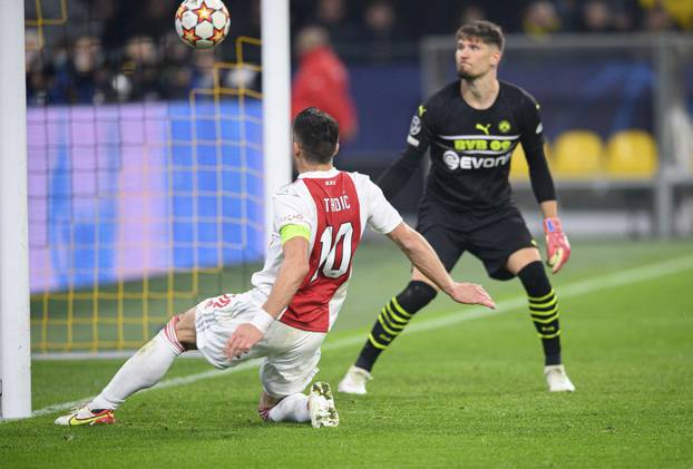 Borussia Dortmund - Ajax Amsterdam  1-3