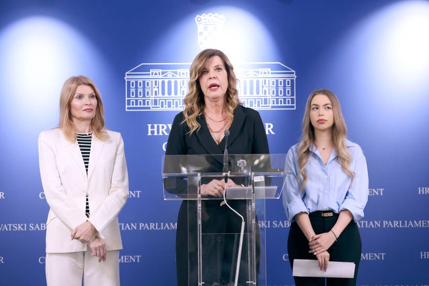 SDP o izmjenama zakona za za&scaron;titu djece od &scaron;tetnih u&ccaron;inaka energetskih pi&cacute;a