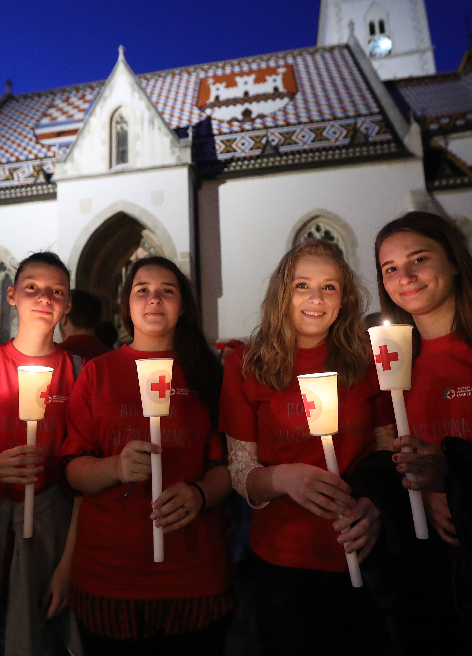 Mimohod s bakljama: Obilježili su 140 godina Crvenog križa
