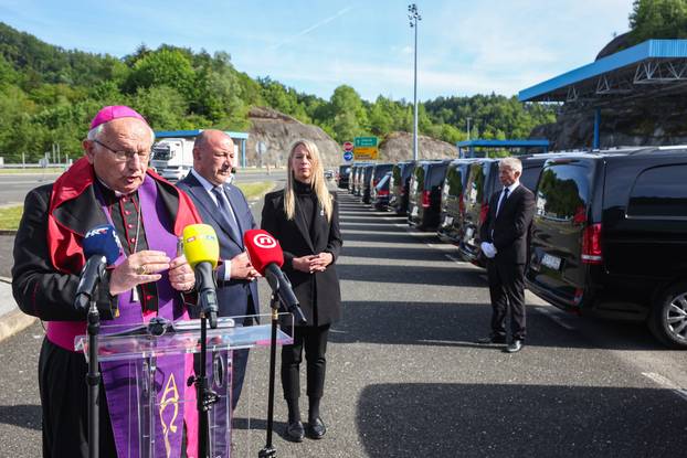 Na Grani?nom prijelazu Macelj održana je primopredaja posmrtnih ostataka hrvatskih žrtava izme?u Republike Slovenije i Republike Hrvatske
