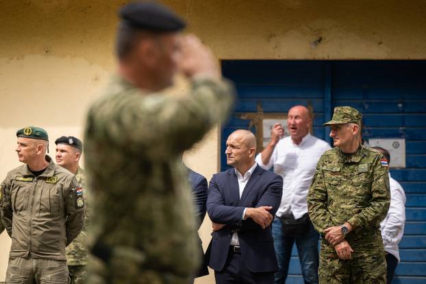 Velika Gorica: Ivan Anušić i Tihomir Kundid obišli pripadnike pjesackih postroja Hrvatske vojske