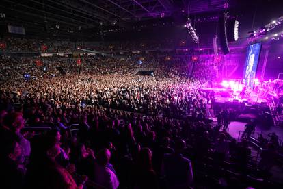 FOTO Sanja, Marinko i Zec imali oproštajni koncert: Puna Arena Zagreb pjevala je hitove Fosila