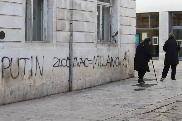 U Splitu osvanuo grafit: "Milanović, Penava, Most = ubojice Ukrajinaca"