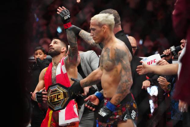 MMA: UFC 317- Topuria vs Oliveira