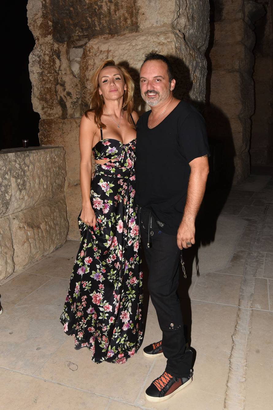 'Živimo u stančiću od 40 m2, povezali smo se s isusovcima'