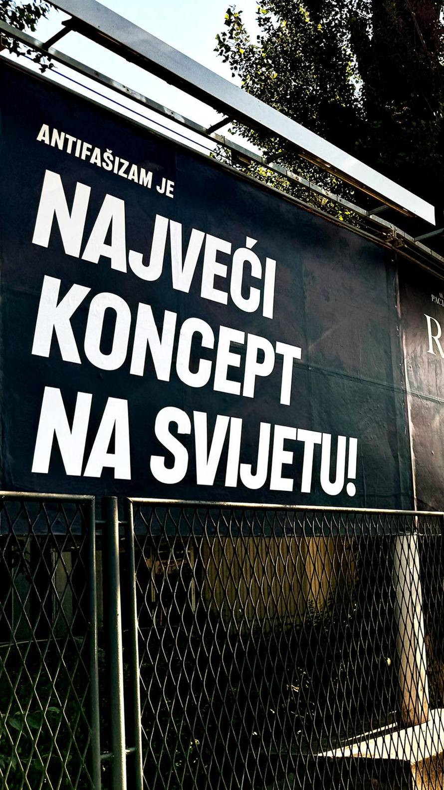 Osvanuli su jumbo plakati u Zagrebu uoči Thompsonovog koncerta: 'Najveći koncept...'
