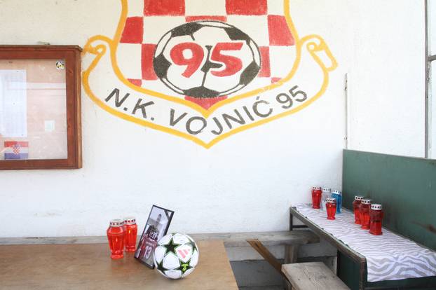 Vojnić: Tuga u NK Vojnić 95 nakon pogibije Nikole Pokrivača