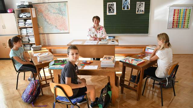 Ljudevit Selo: Područnu češku školu pohađa troje učenika