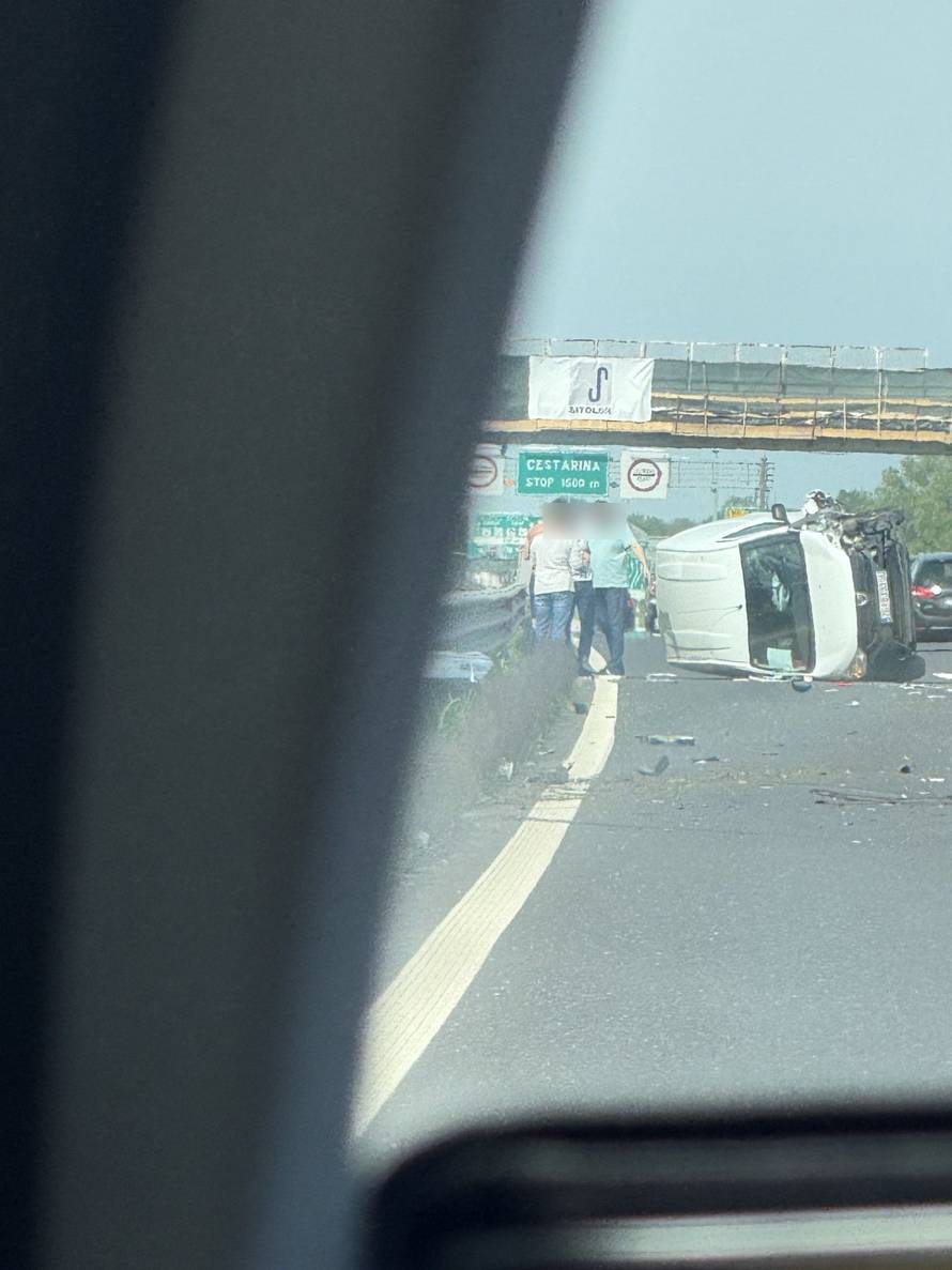 Krš i lom na A3: Sudarila su se dva auta, jedan vozač ozlijeđen