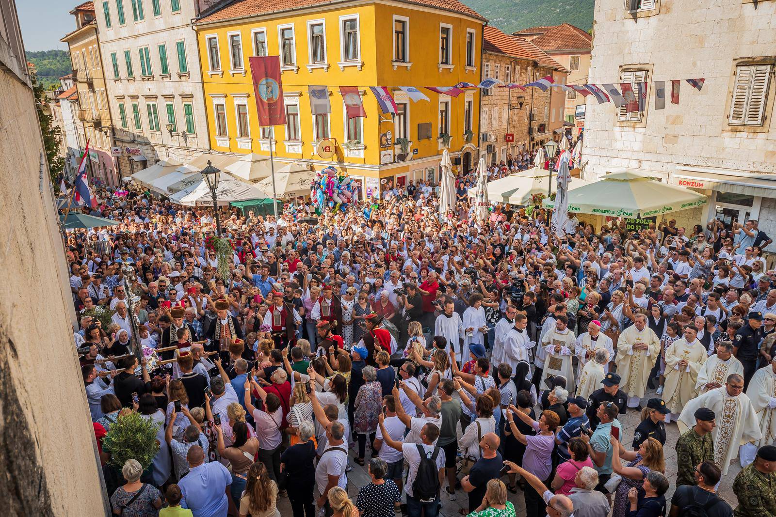 Sinj: Proslava blagdana Velike Gospe i skidanje Gospine slike prije procesije