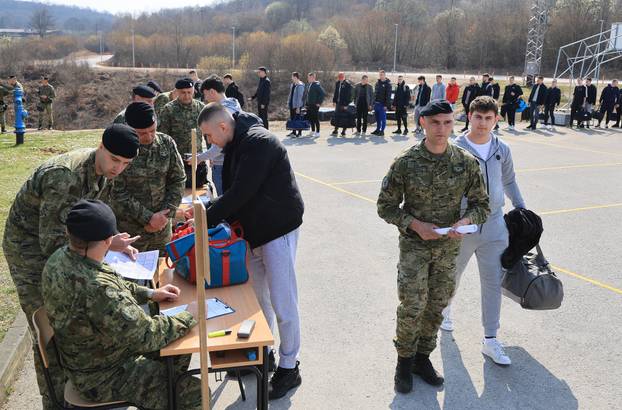 Ministar Anušić i general Kundid na prvom danu TVO-a na Slunju