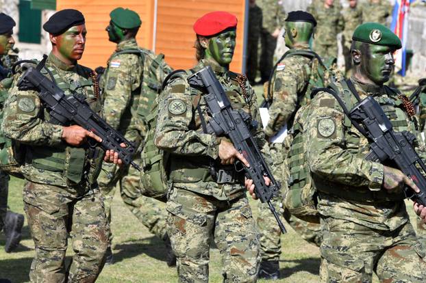 Knin: Završna sve?anost  Središta za razvoj vo?a "Marko Babi?" 