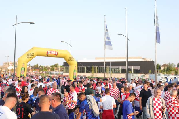 Osijek: Atmosfera prije početka utakmice Hrvatska - Češka