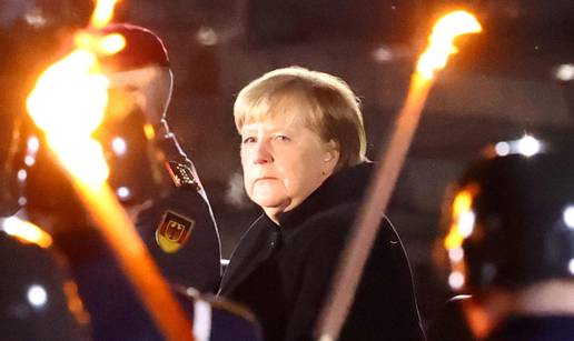 Vojska se uz najveće počasti i mimohod oprostila od Angele Merkel, kancelarka pustila suze