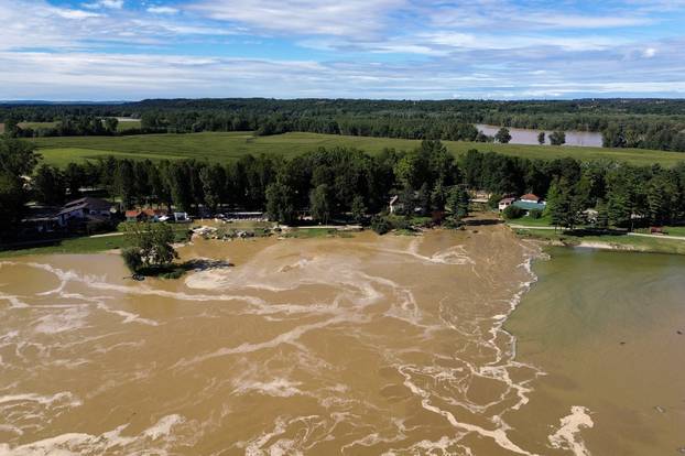 Fotografije iz zraka uništenog jezera Šoderica uslijed poplava