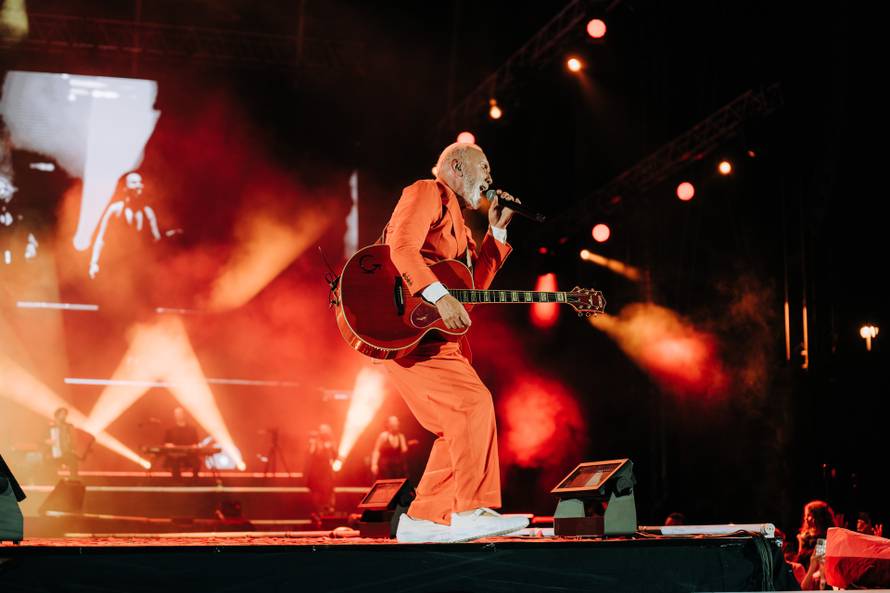 Dino Merlin za doček se vraća u Dubrovnik, a evo koliko je za to strpao u džep prošla četiri puta