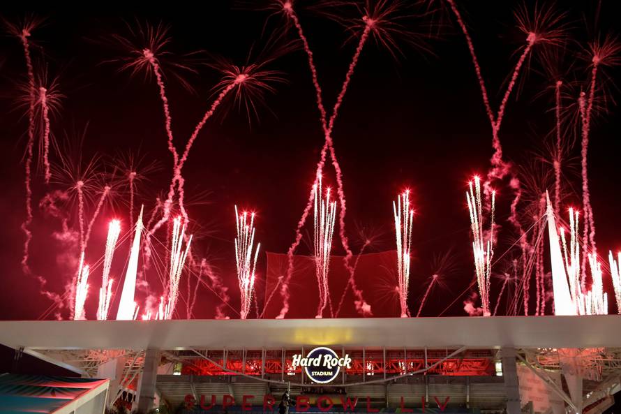 Divljao uoči parade Chiefsa pa ga 'imobilizirali' i složili na pod