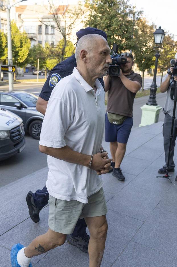 Osijek: Privođenje osumnjičenog za ubojstvo supruge u mjestu Tenja